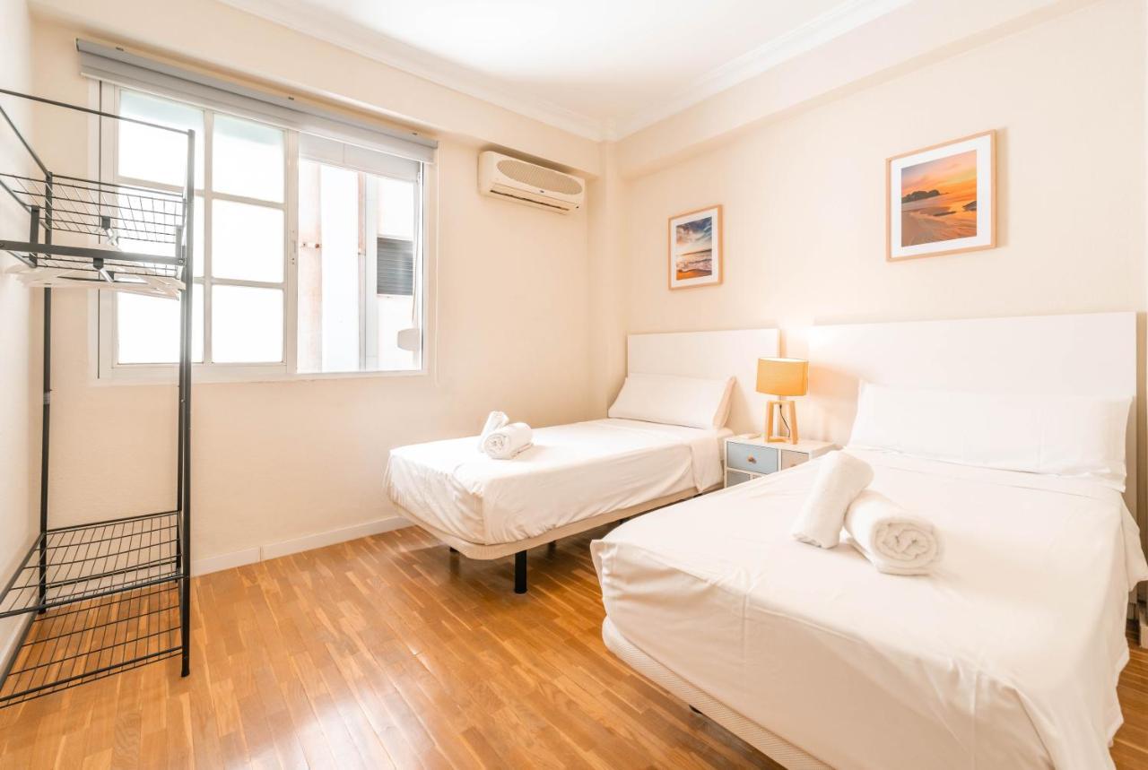 Gran Apartamento De 3 Habitaciones Junto A La Catedral Málaga Dış mekan fotoğraf