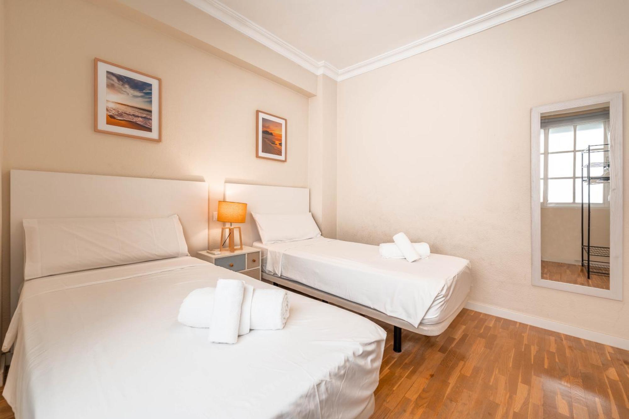 Gran Apartamento De 3 Habitaciones Junto A La Catedral Málaga Dış mekan fotoğraf